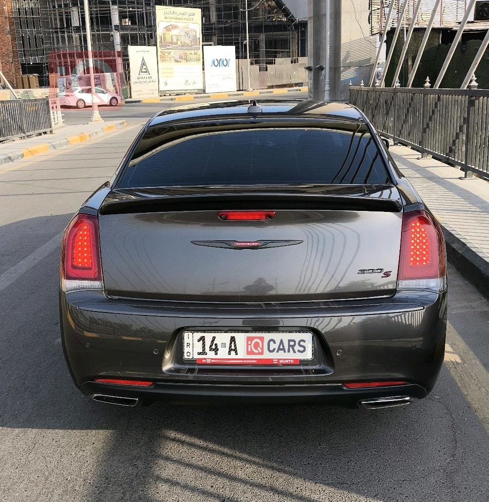 کرایسلەر 300